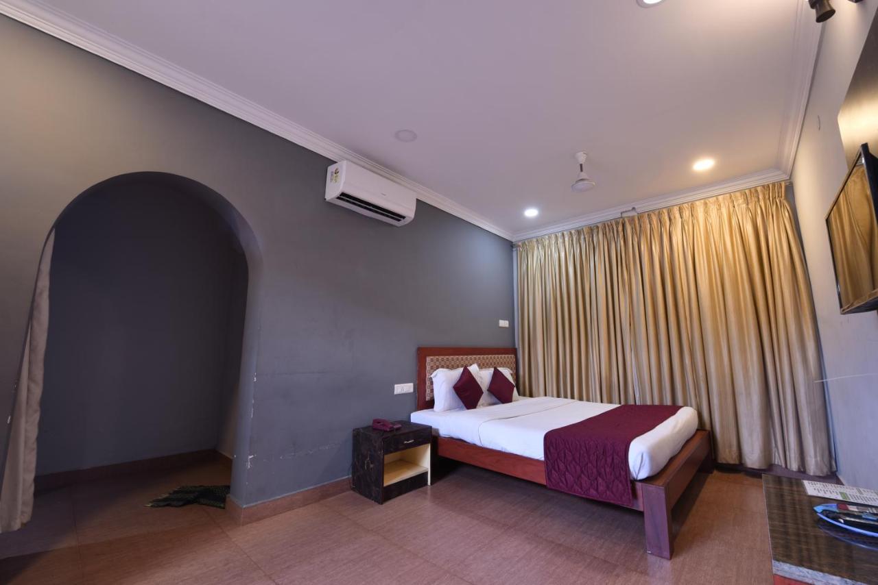King Park Hotel Pondicherry Exterior photo