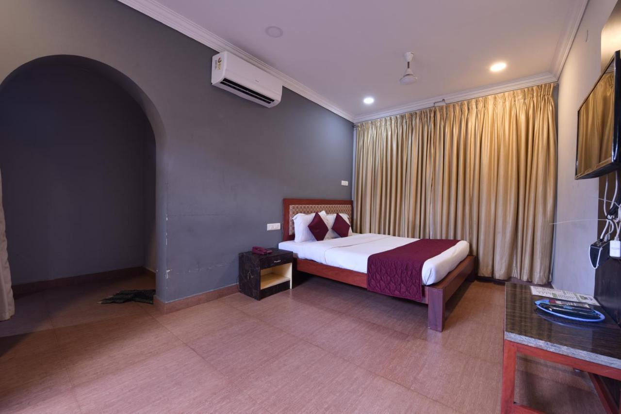 King Park Hotel Pondicherry Exterior photo