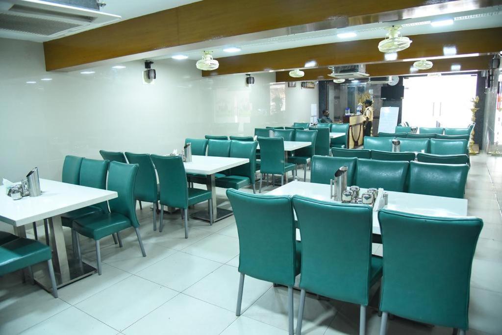 King Park Hotel Pondicherry Exterior photo