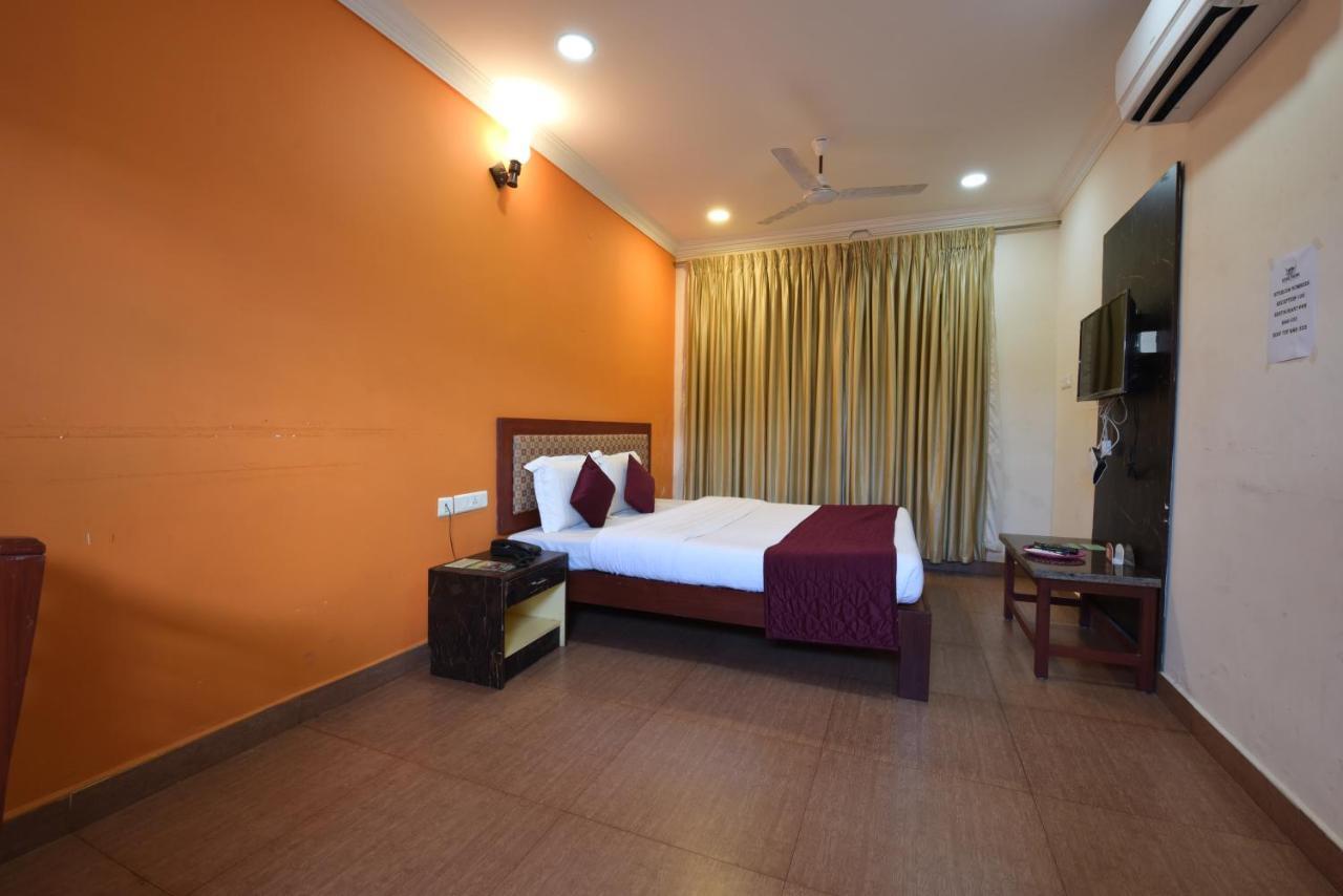 King Park Hotel Pondicherry Exterior photo