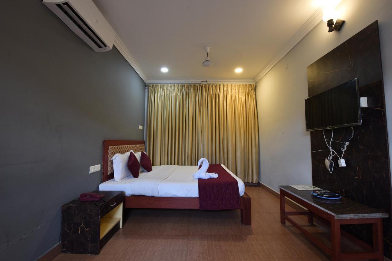 King Park Hotel Pondicherry Exterior photo