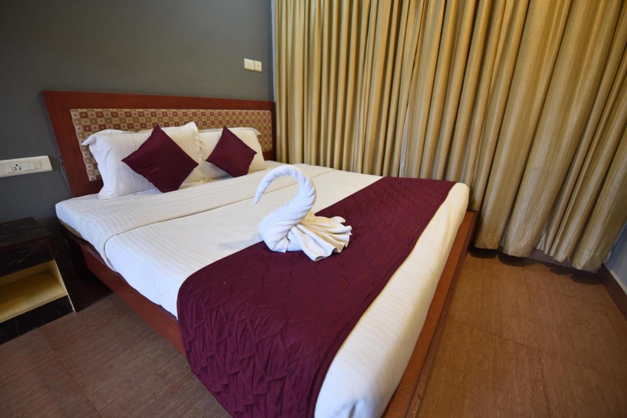 King Park Hotel Pondicherry Exterior photo